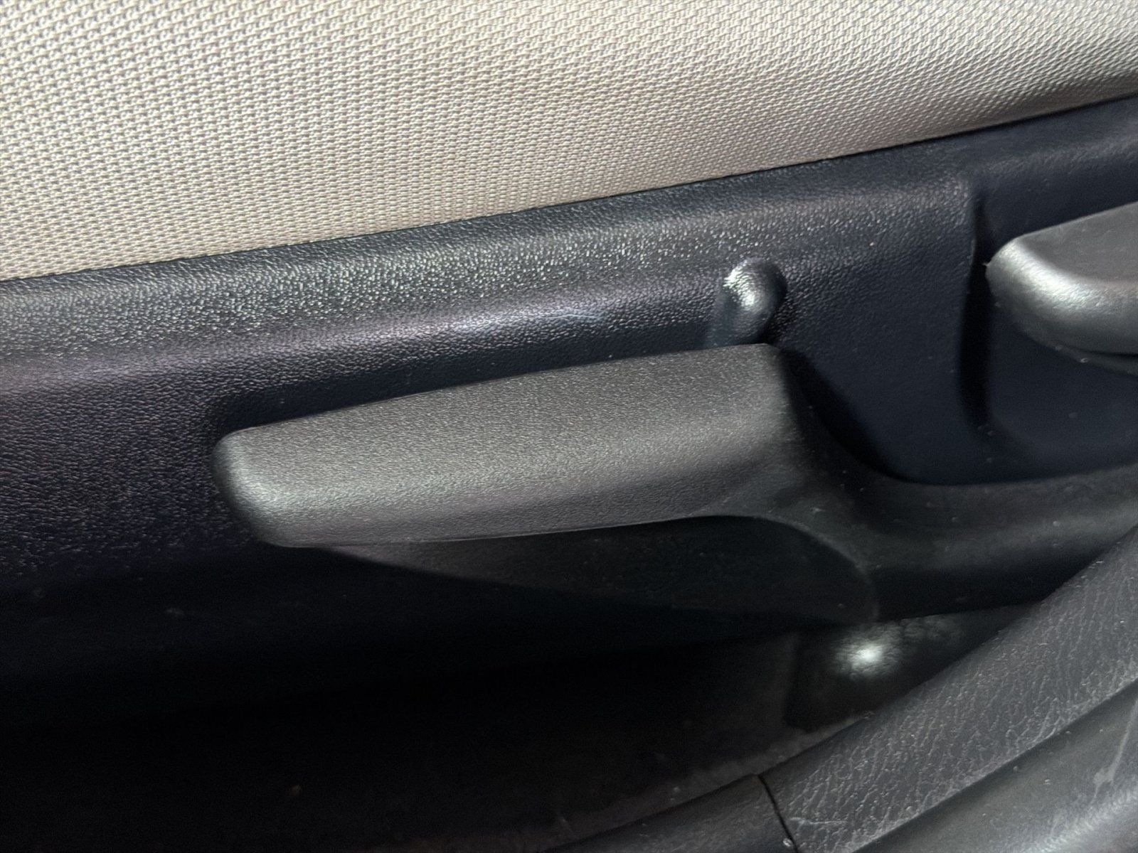 Used 2015 Toyota Corolla LE FWD image 14