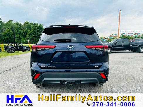 Used 2020 Toyota Highlander XLE image 3