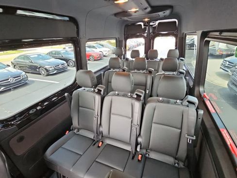 Used 2025 Mercedes-Benz Sprinter 2500 image 10