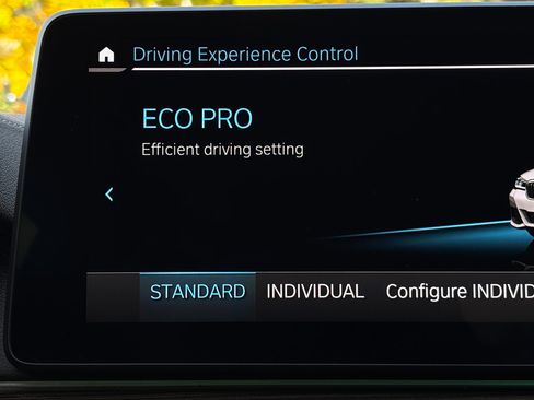 Used 2021 BMW M550i xDrive w/ Premium Package image 29