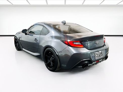 Used 2023 Toyota GR86 RWD image 6