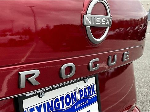 Used 2024 Nissan Rogue S image 26