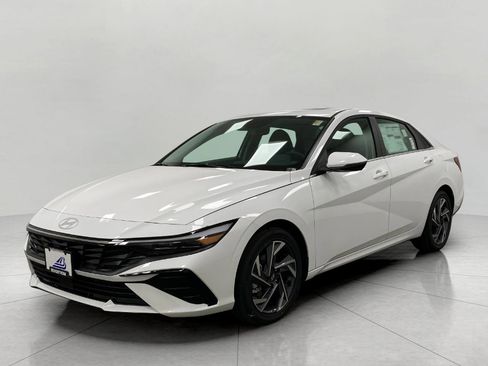 New 2026 Hyundai Elantra Limited FWD image 8
