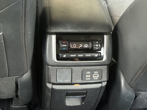 Used 2023 Subaru Ascent Limited AWD/4WD image 42