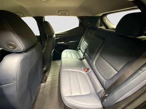 Used 2023 Chevrolet Bolt EUV LT w/ Convenience Package image 24