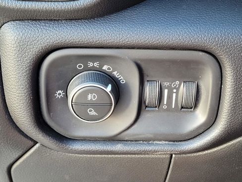 Used 2021 RAM 2500 Laramie w/ Night Edition image 19