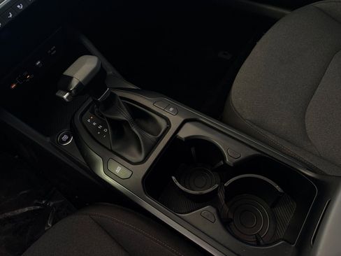 Used 2025 Kia K4 LXS image 41