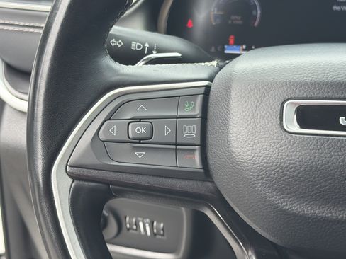 Used 2022 Jeep Grand Cherokee L Laredo w/ Luxury Tech Group I AWD/4WD image 36