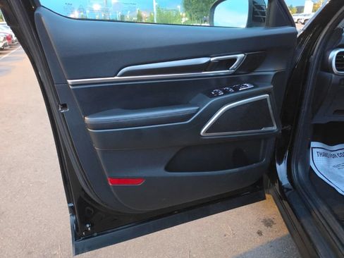 Used 2025 Kia Telluride S AWD/4WD image 28