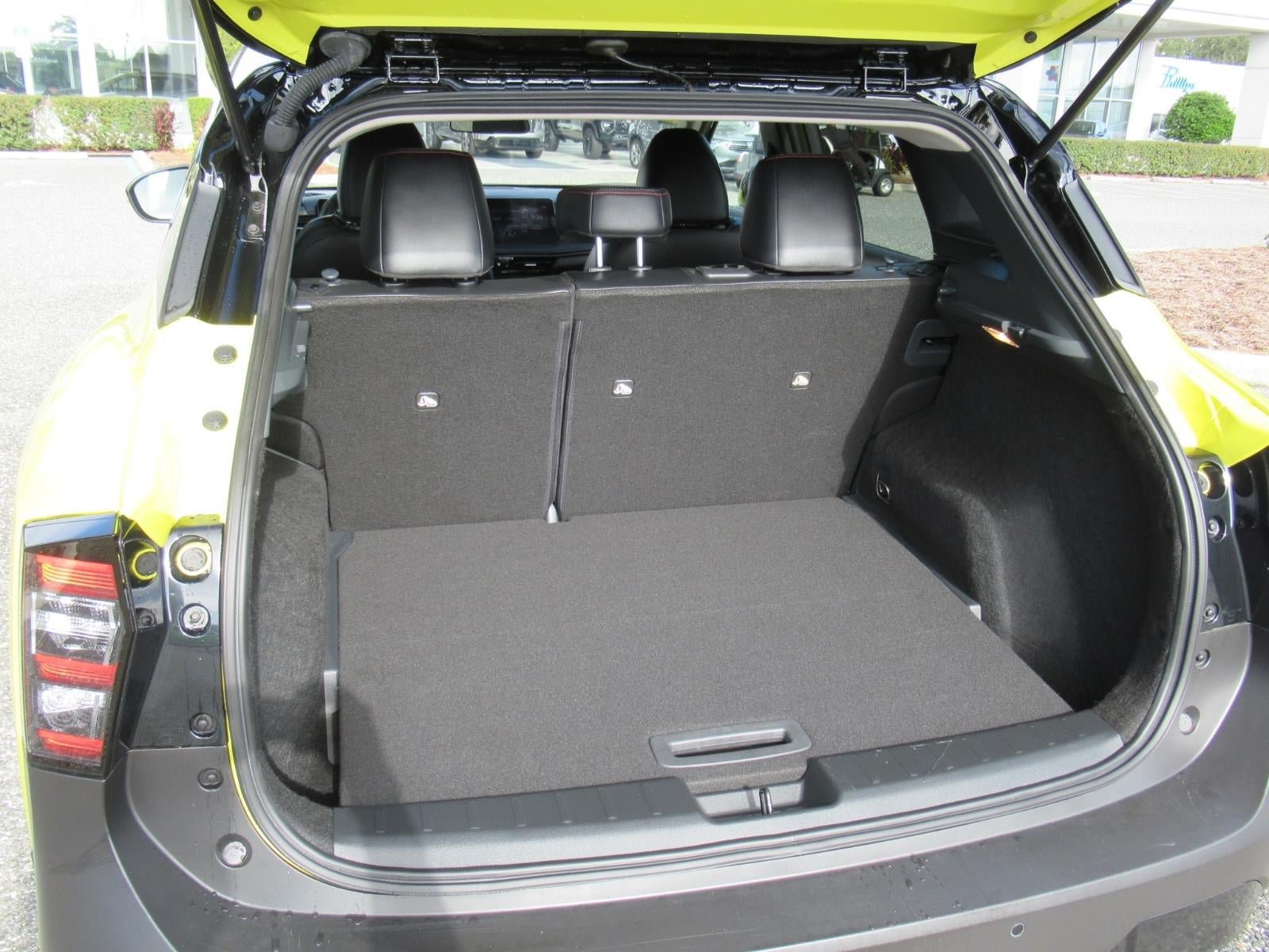 Used 2025 Nissan Kicks SR FWD image 34