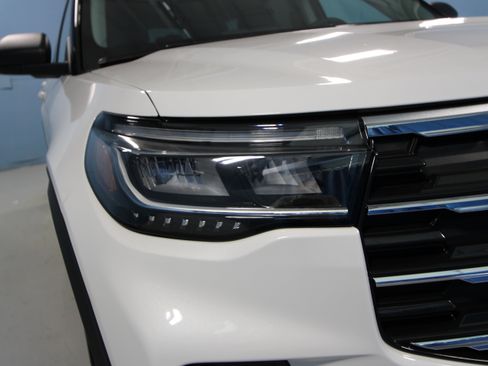New 2026 Ford Explorer Active AWD/4WD image 31