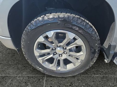 Used 2024 Chevrolet Silverado 1500 High Country w/ Technology Package AWD/4WD image 16