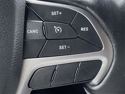 Used 2020 Jeep Grand Cherokee Limited image 16