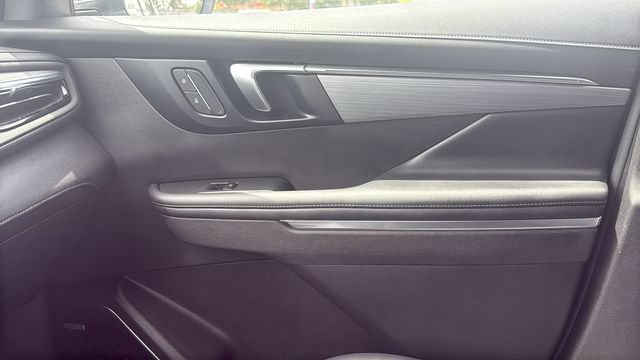 Used 2025 Buick Enclave Preferred FWD image 23