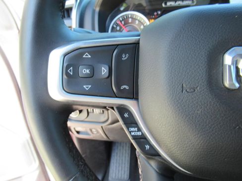 Used 2025 RAM 1500 Big Horn AWD/4WD image 23