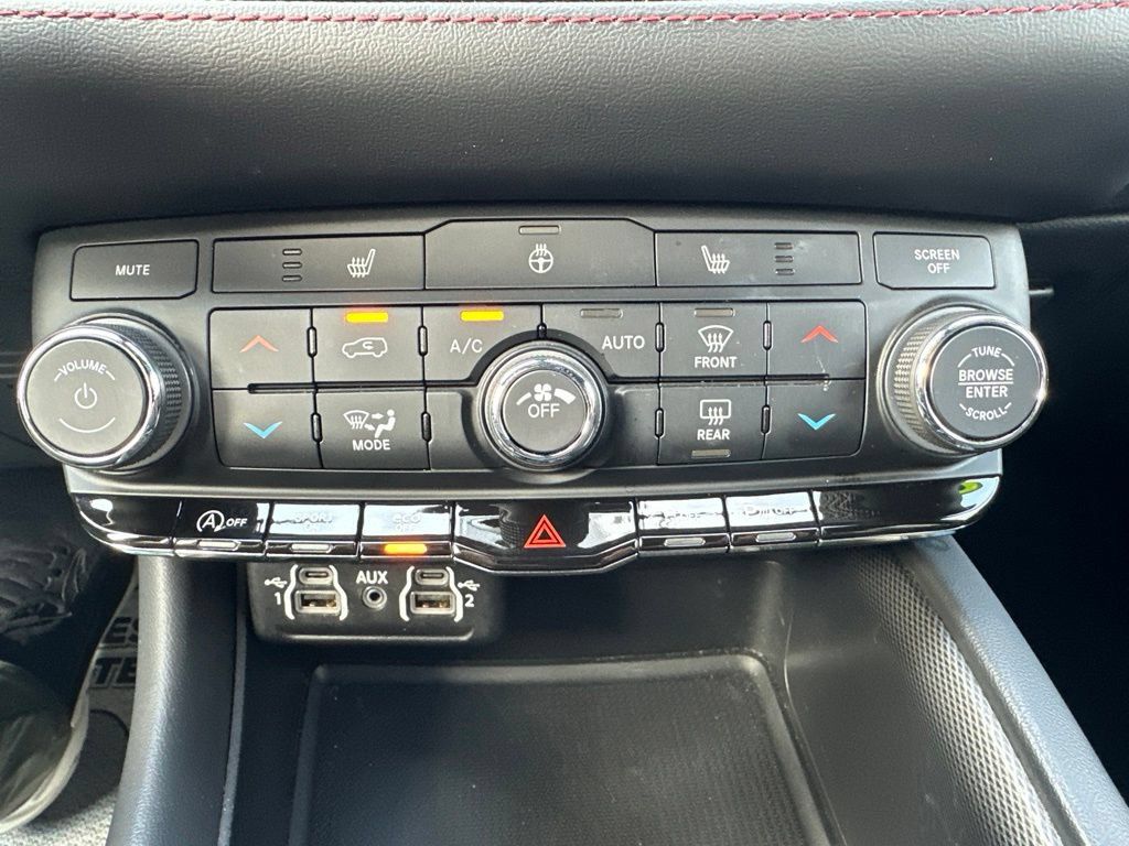 Used 2025 Dodge Durango GT AWD/4WD image 30