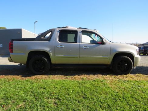 Used 2008 Chevrolet Avalanche LTZ w/ LTZ Preferred Equipment Group image 8