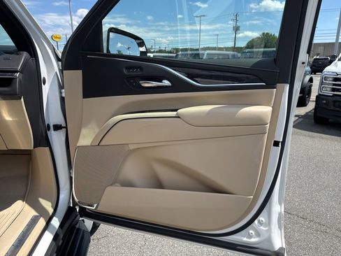 Used 2021 Cadillac Escalade Premium Luxury w/ Performance Package image 25
