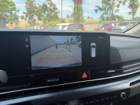 Used 2026 Kia Carnival FWD image 21