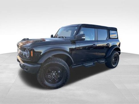 Used 2023 Ford Bronco Wildtrak image 2