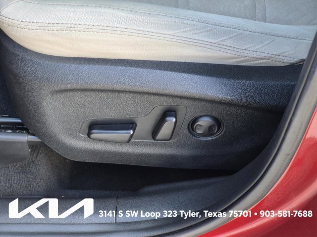 Used 2017 Kia Sorento FWD w/ LX Convenience Package image 19