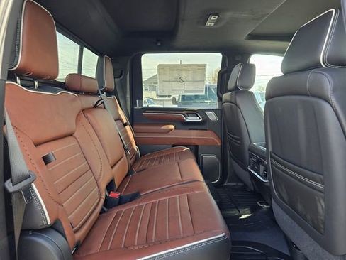 New 2026 GMC Sierra 2500 Denali Ultimate AWD/4WD image 12