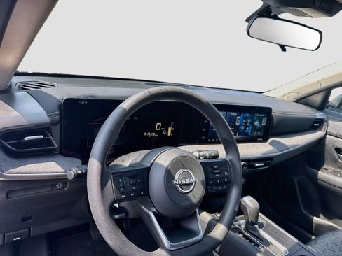 Used 2026 Nissan Kicks SV FWD image 9