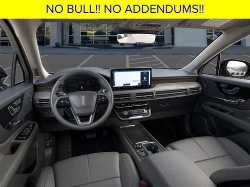 New 2025 Lincoln Corsair Reserve w/ Equipment Group 202A image 10