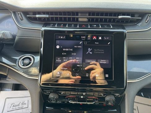 Used 2023 Jeep Grand Cherokee L Laredo image 15