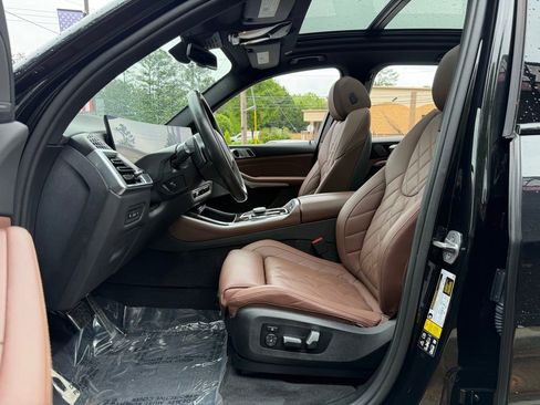 Used 2024 BMW X5 xDrive40i w/ M Sport Package AWD/4WD image 25