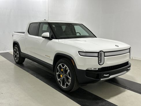 Used 2022 Rivian R1T Adventure image 7
