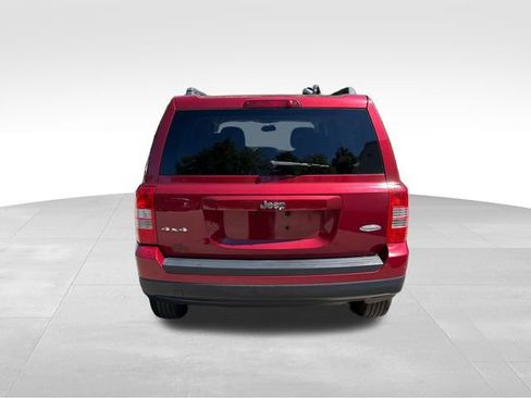 Used 2014 Jeep Patriot Latitude AWD/4WD image 4
