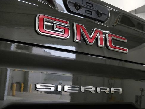 Used 2022 GMC Sierra 2500 AT4 AWD/4WD image 9