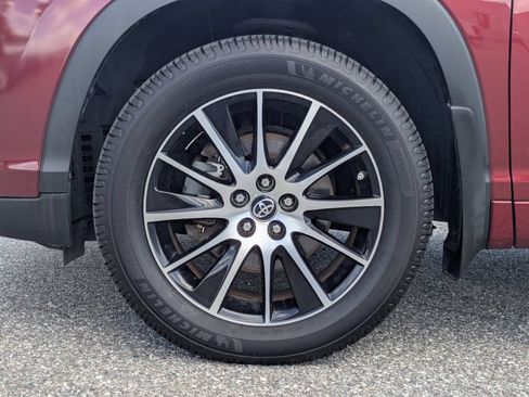 Used 2018 Toyota Highlander SE AWD/4WD image 10