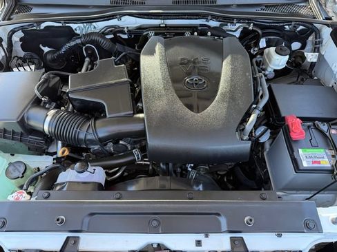 Used 2021 Toyota Tacoma TRD Sport w/ TRD Premium Sport Package AWD/4WD image 22