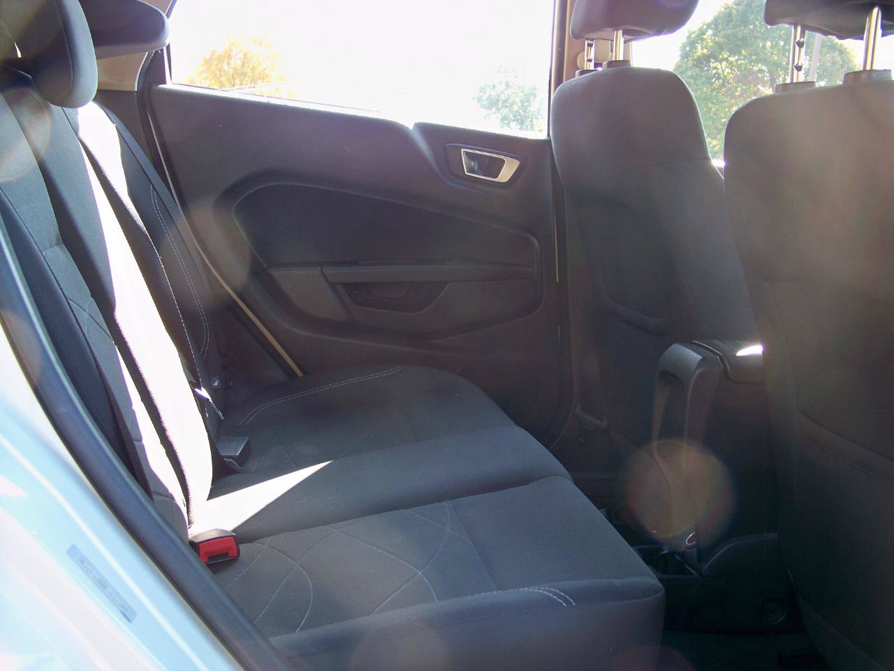 Used 2015 Ford Fiesta SE FWD image 23