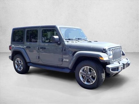 Used 2019 Jeep Wrangler Unlimited Sahara AWD/4WD image 5