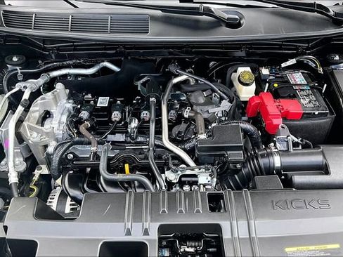 Certified 2025 Nissan Kicks SR AWD/4WD image 28