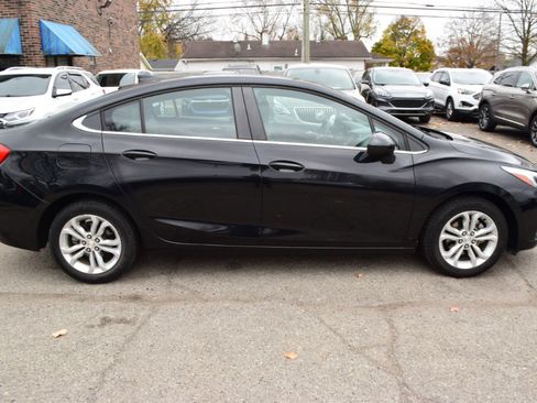 Used 2019 Chevrolet Cruze LT image 5