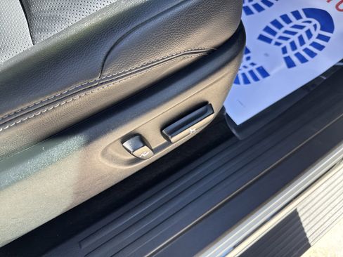 Used 2023 Toyota 4Runner Limited image 18