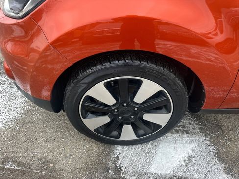 Used 2019 Kia Soul + FWD image 19