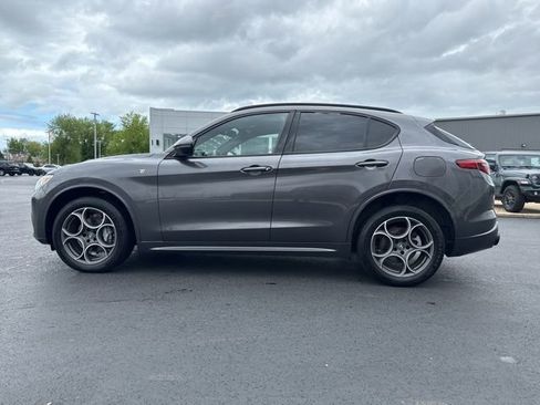 Used 2022 Alfa Romeo Stelvio Ti w/ Active Assist Plus Package AWD/4WD image 4