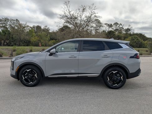 Used 2026 Kia Sportage EX image 8