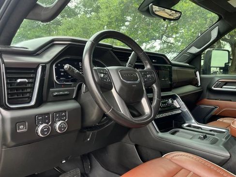Used 2024 GMC Sierra 2500 Denali Ultimate AWD/4WD image 14