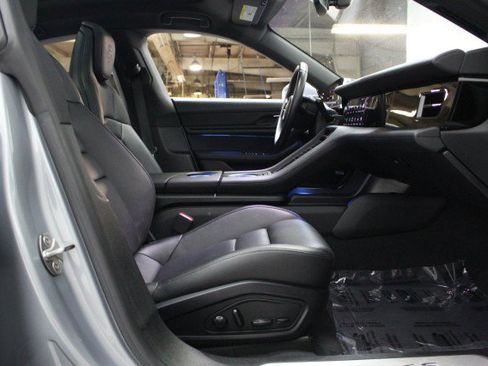 Used 2021 Porsche Taycan 4S w/ Premium Package image 24