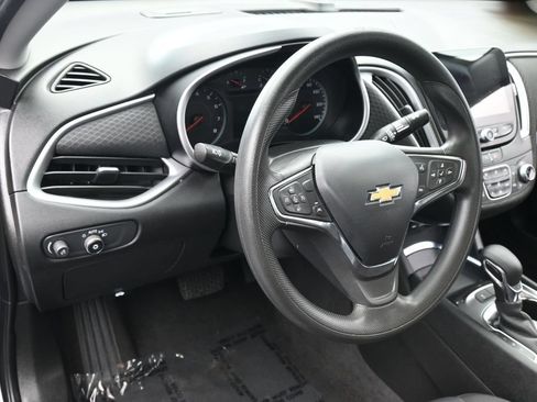 Used 2025 Chevrolet Malibu LT FWD image 15