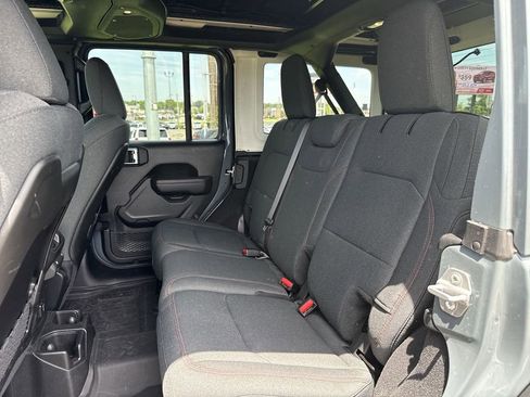 Used 2025 Jeep Wrangler Unlimited Rubicon w/ XTREMEE 35" Tire Package AWD/4WD image 19