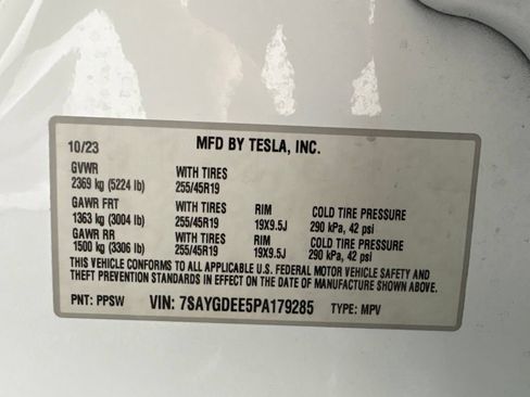 Used 2023 Tesla Model Y Long Range AWD/4WD image 30