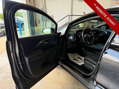 Used 2024 Chevrolet Equinox EV LT w/ Active Safety Package 3 FWD image 12