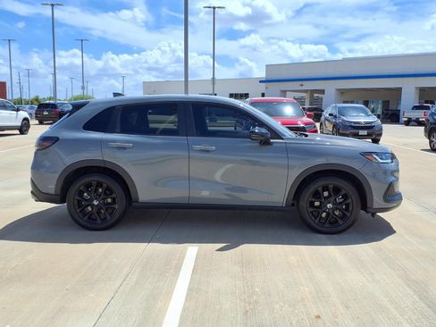 Used 2025 Honda HR-V Sport image 8